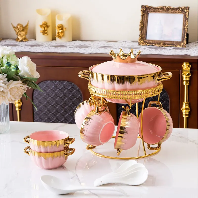 Золотой полосатый набор кастрюль с короной (1)