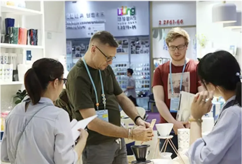 Керамическая компания «Шэнцюнь» из города Чаочжоу дебютировала на Кантонской ярмарке 2024 года111