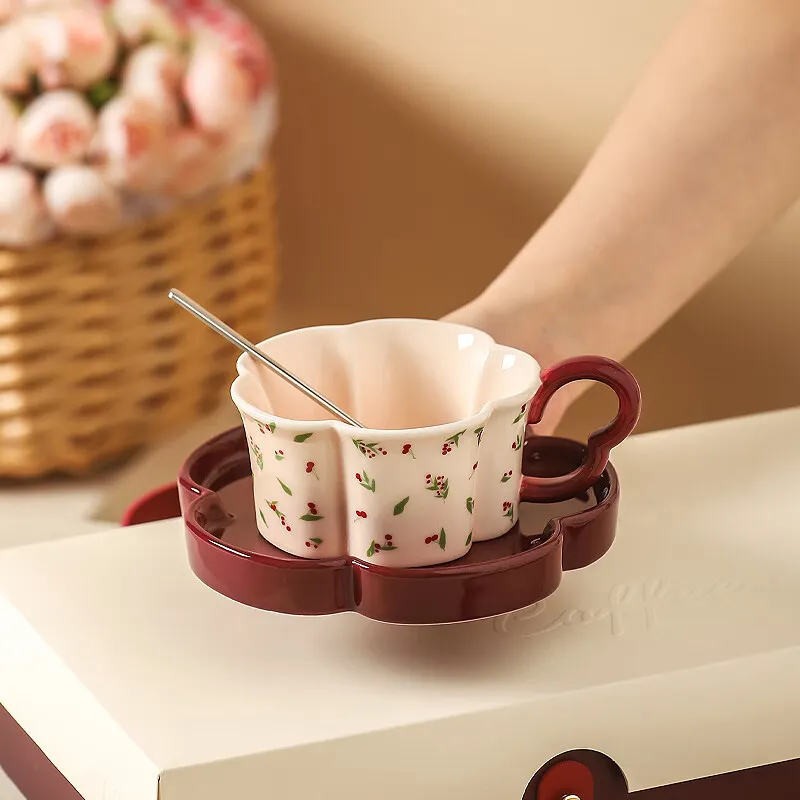 Набор кофейных чашек и блюдец — вишнёвый узор, изысканный послеобеденный чай (1)